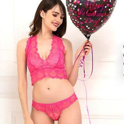 Serving Hot: The Valentine Collection !