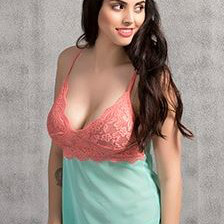 Clovia: Flat ₹ 799 on 4 Bra Sets + 2 Assorted Panties !