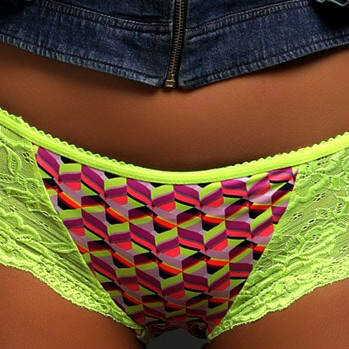 Clovia: Flat ₹ 599 on 3+ Plush / Premium Panties Orders