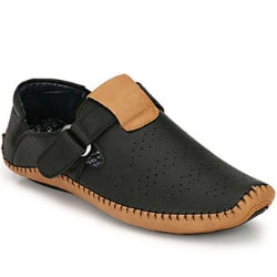 Minimum 50% OFF on Sandals & Slippers