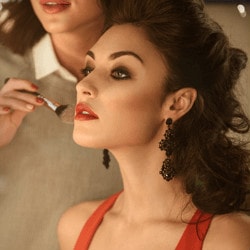 FREE Makeup Session* on Bestsellers above ₹ 3,500